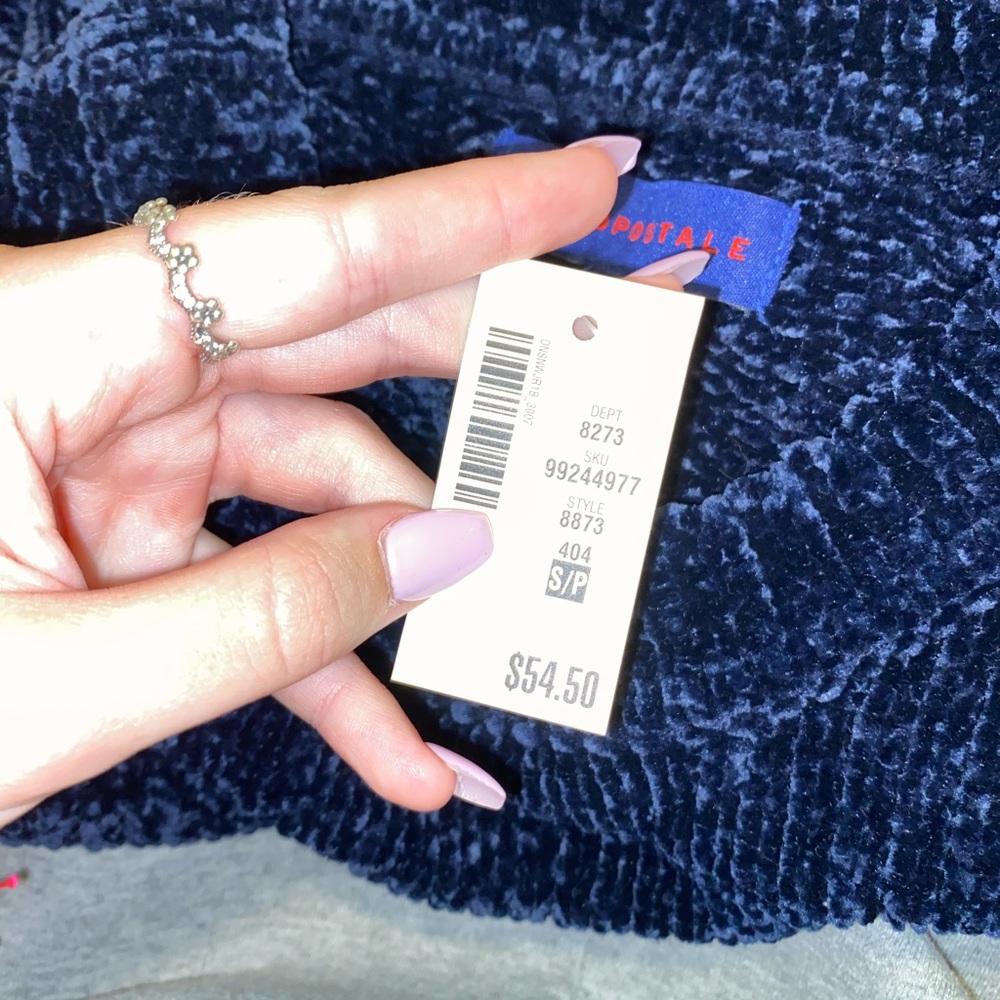 Sweater - Picture 6 of 6
